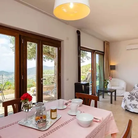 San Leo, - Ginestra Appartamento